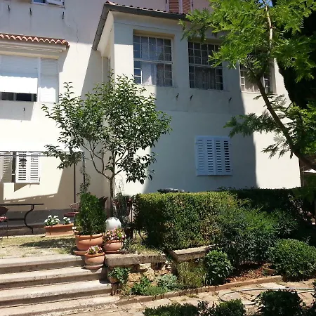 Vintage Magnolia Πανσιόν Πούλα