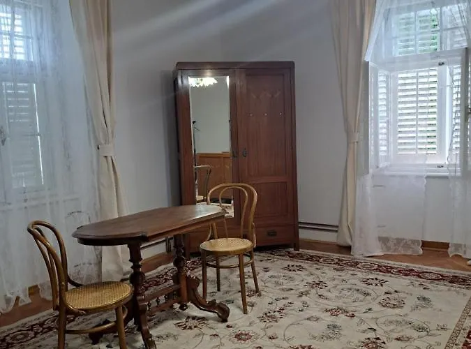 Vintage Magnolia Πανσιόν Πούλα