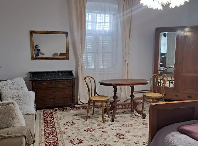 Vintage Magnolia Πανσιόν Πούλα
