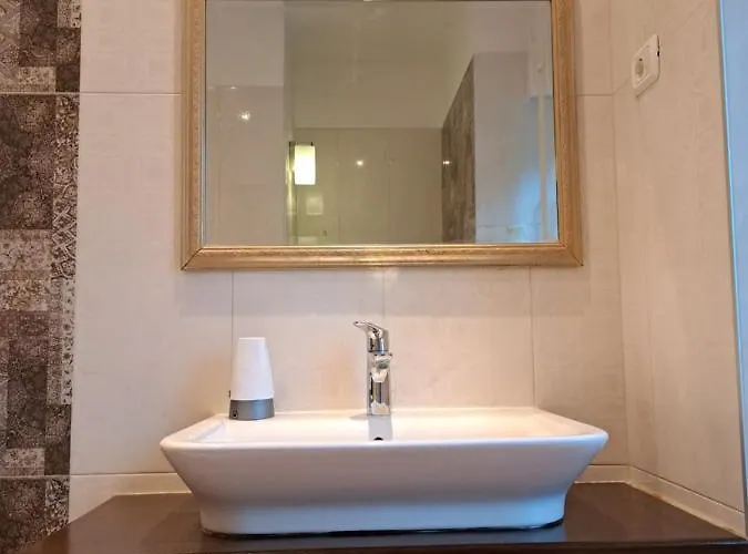 Vintage Magnolia 3* Pula