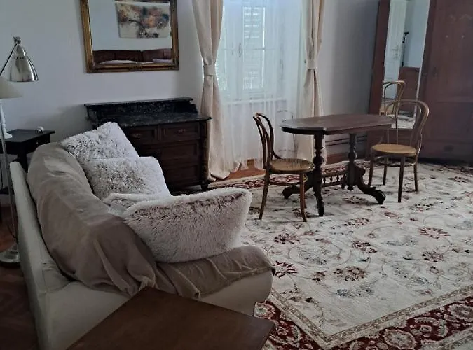 Vintage Magnolia 3* Pula