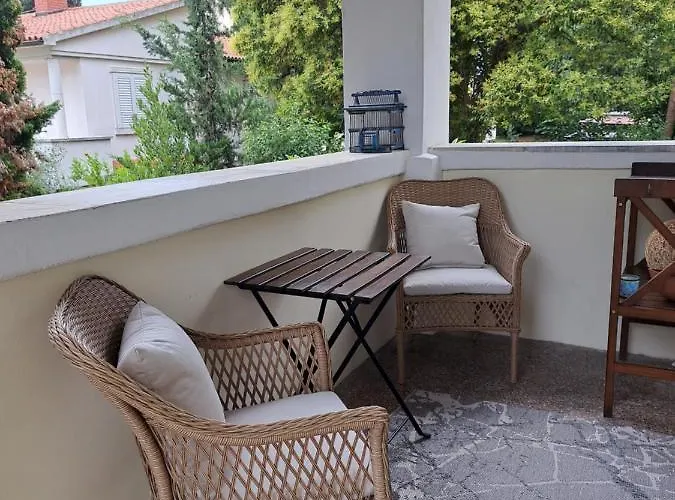 Vintage Magnolia Guest house