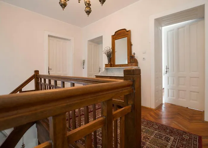 Vintage Magnolia Guest house